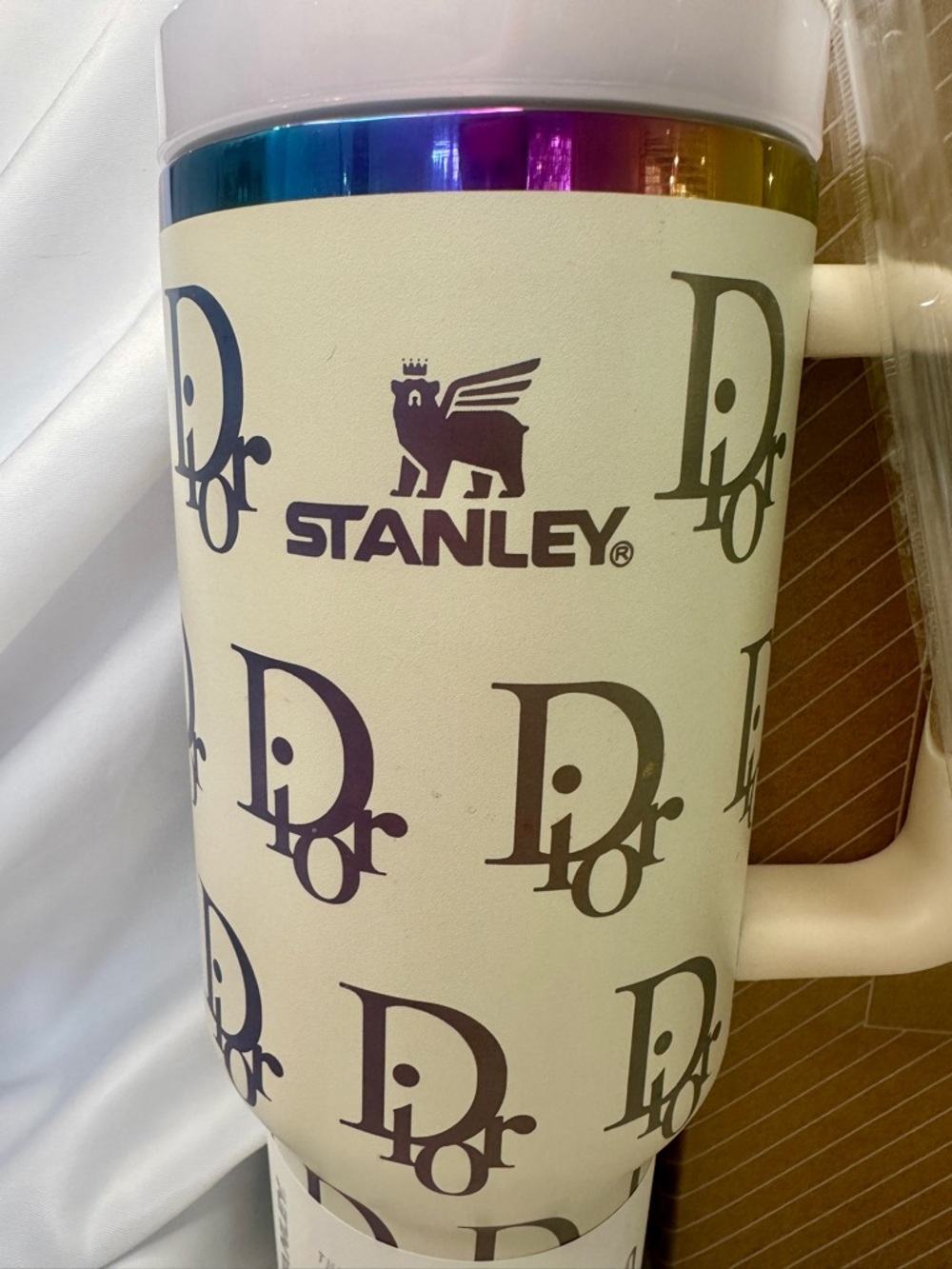 Stanley Luxury Monogram 40oz Cream With Rainbow Rim NWT-READ FULL DESCRIPTION